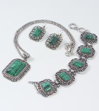 Комплект из малахита. 8318021М